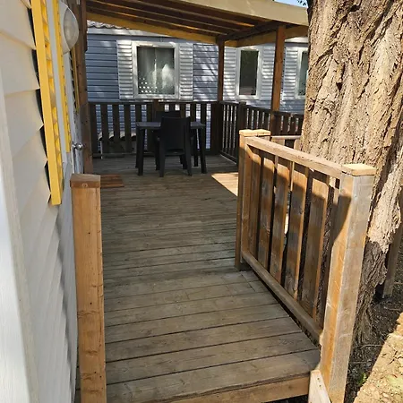 Mobil-home 4 P Dans Prl Au Bord De L'ardèche Avec Piscine *
